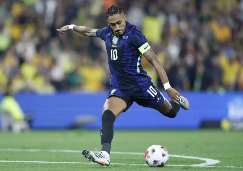 Raphinha sente lesão e amplia lista de baixas da Seleção na Data Fifa