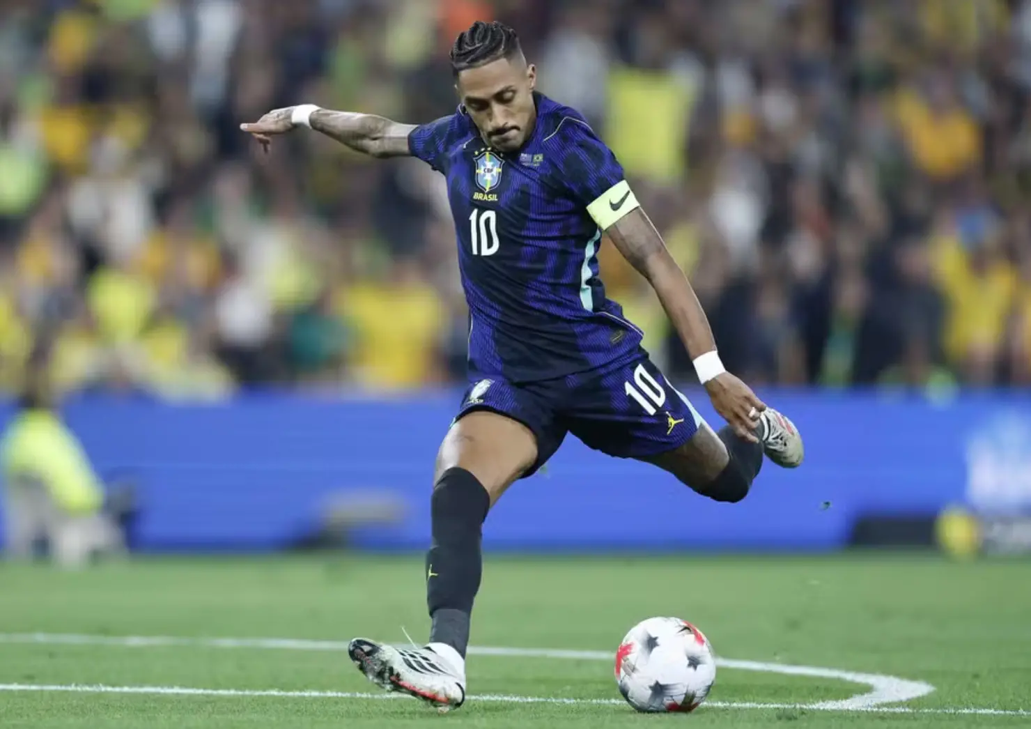 Raphinha sente lesão e amplia lista de baixas da Seleção na Data Fifa