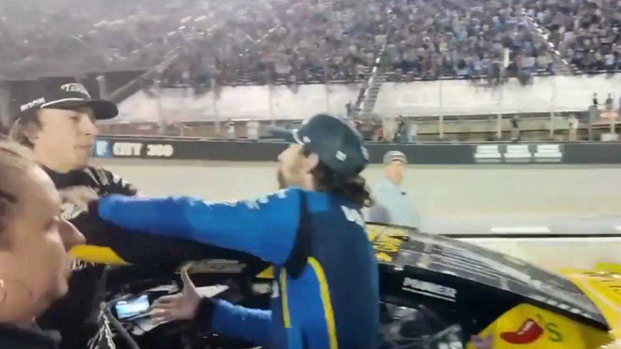 Pilotos trocam socos após acidente durante etapa da Nascar Cup nos EUA