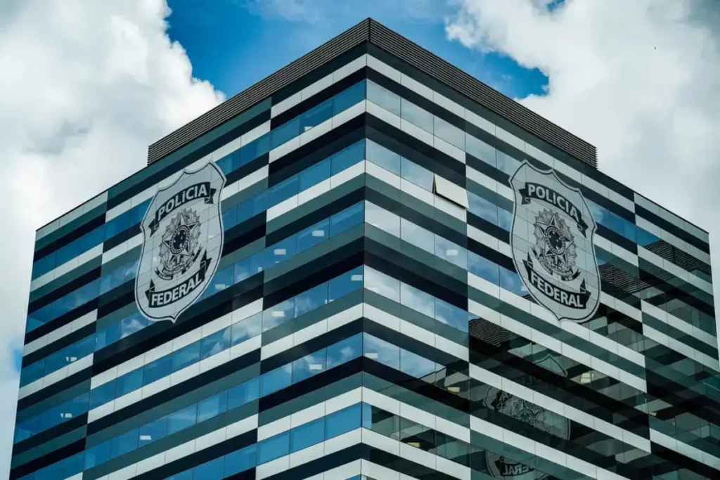 Governo tenta reverter afastamento de Andrei Rodrigues no comando da PF