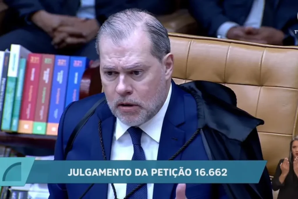 Dias Toffoli declara suspeição e deixa julgamento do caso Banco Master