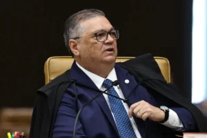 Pedido de vista de Dino trava STF: veja o que acontece agora