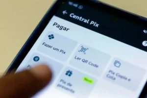Pix terá novas regras e poderá funcionar em contas-salário a partir de 2027