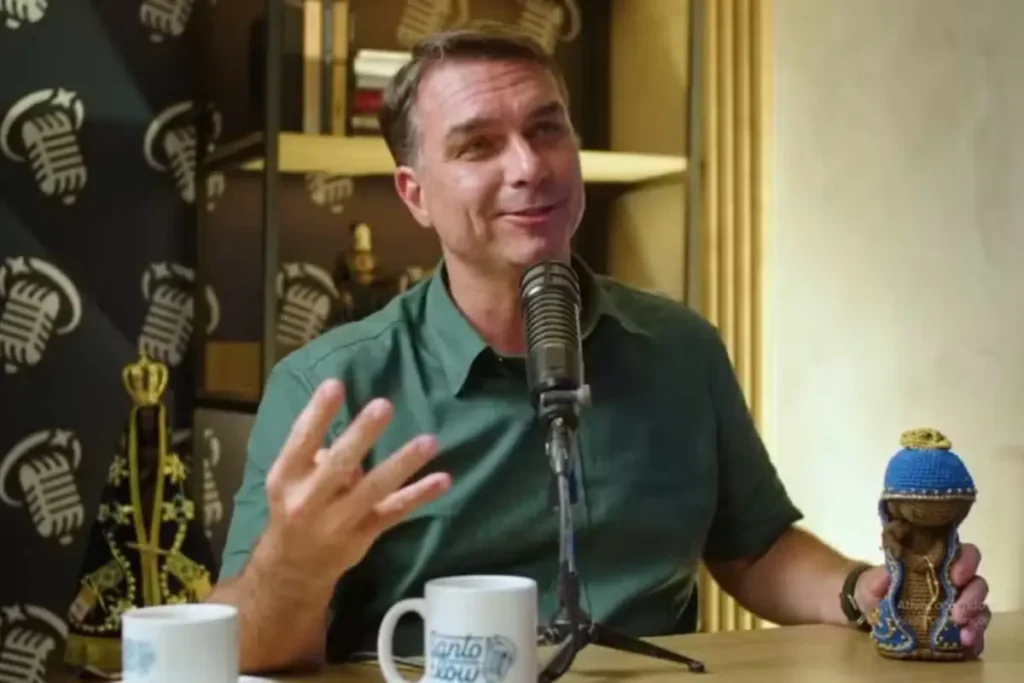 Fux suspende decisão de Dino e restabelece ordem para retirar posts sobre Flávio Bolsonaro