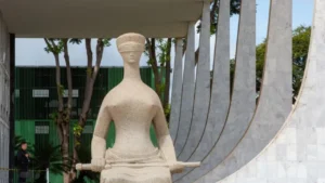 STF iguala licença-maternidade para mães biológicas e adotantes