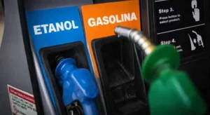 Etanol ou gasolina? Veja qual combustível pesa menos no bolso no feriado