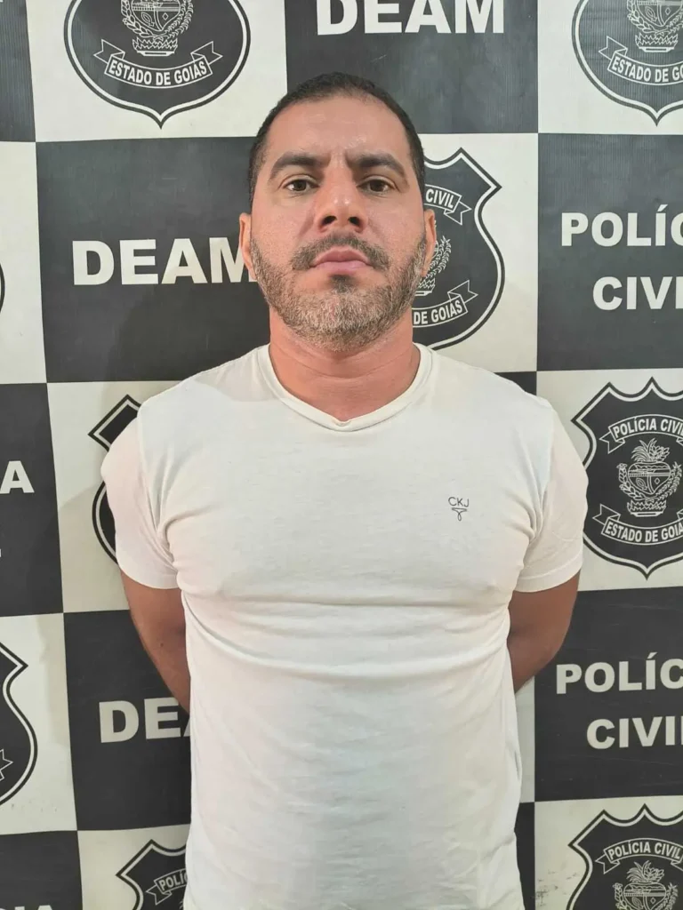 Professor é preso suspeito de abusar e aliciar alunas menores em Valparaíso de Goiás