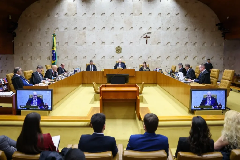 Briga não é Moraes x Mendonça, mas do Brasil contra o abismo