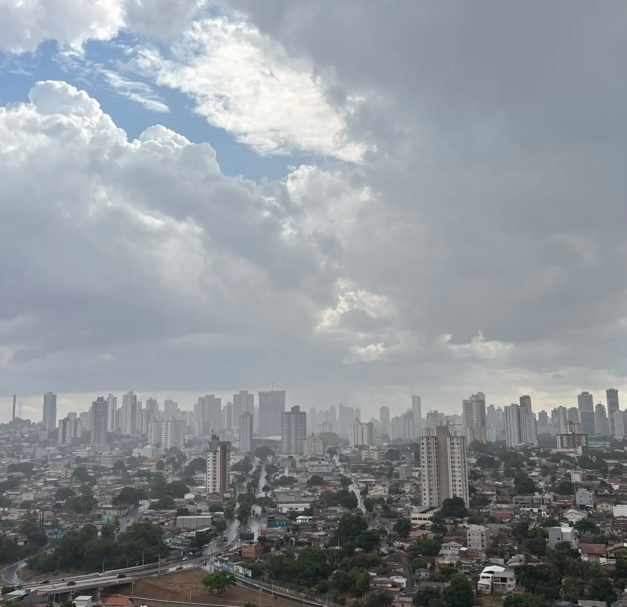 INMET emite alerta amarelo para Goiânia com chuvas intensas e ventos de até 60 km/h