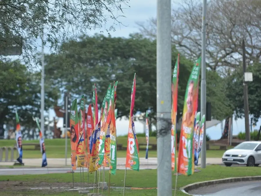 Praga de wind banner: não vote em quem polui a sua cidade