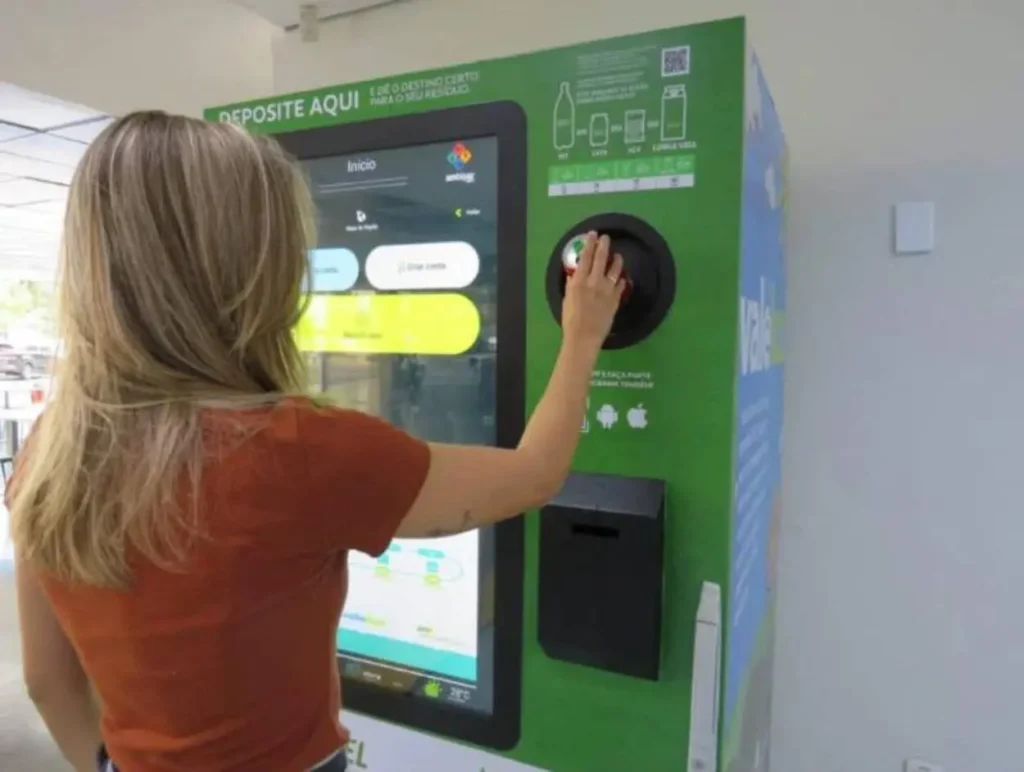 Recicláveis rendem mais de R$ 10 mil em descontos na conta de luz no DF