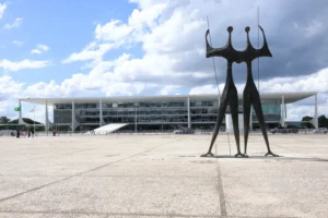 3 Poderes perdem autoridade e Brasil se oficializa terra sem lei