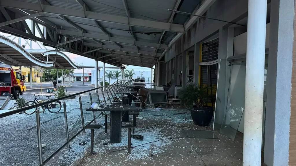 Explosões atingem área de alimentação da rodoviária de São Simão, em Goiás