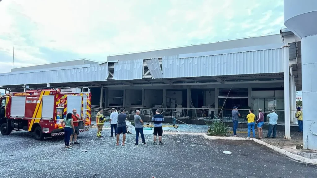 Explosões atingem área de alimentação da rodoviária de São Simão, em Goiás