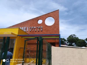 Greve chega ao fim e administrativos da Educação voltam ao trabalho em Goiânia