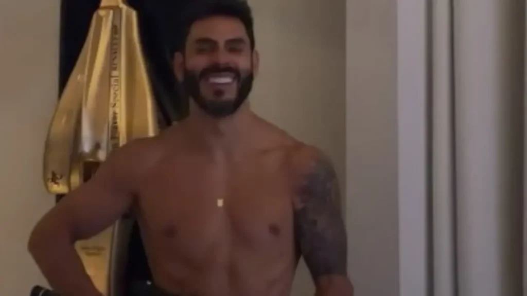 VÍDEO: Rodolffo, da dupla com Israel, mata barata a tiros dentro de casa