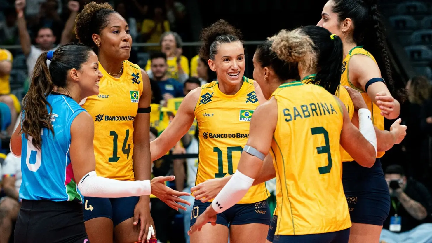 Com Gabi de volta, Brasil vence Venezuela na estreia do Sul-Americano