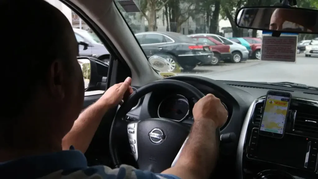 Espera por corridas de APP cresce e muda rotina de passageiros em Goiânia
