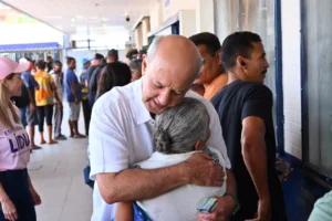 “Quero levar o metrô até Sol Nascente e Águas Lindas”, diz Arruda em carreata no DF