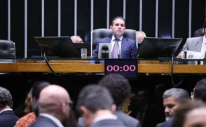 Câmara dos Deputados aprova fim da “taxa das blusinhas”