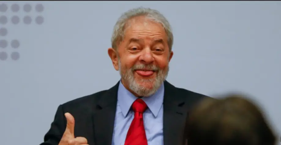 lula queimando a língua