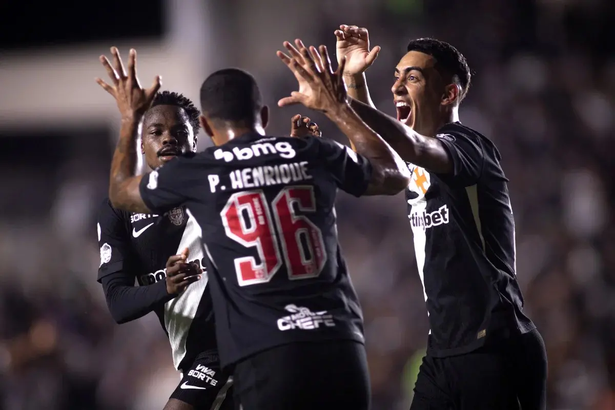Vasco tenta repetir feito de 30 anos e alcançar terceira semifinal seguida da Copa do Brasil