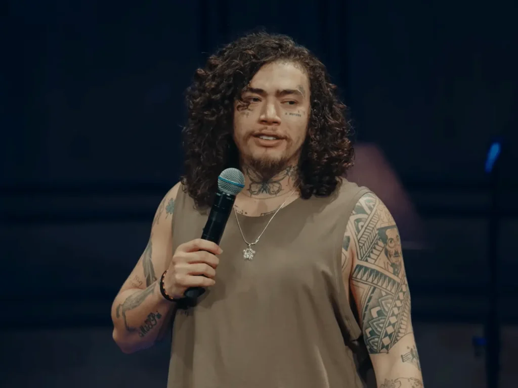 Com sessão esgotada, Whindersson Nunes faz show extra em Goiânia