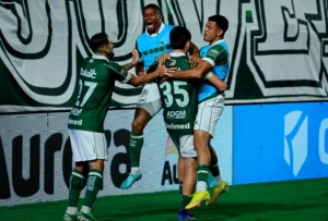 Goiás vence Athletic com gol no fim e ganha fôlego na Série B