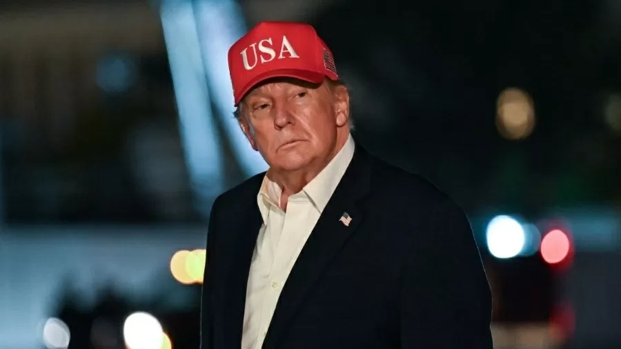 15out2026---donald-trump-retorna-a-washington-apos-uma-serie-de-comicios-de-campanha-para-candidatos-republicanos-1792081843751_v2_900x506.jpg