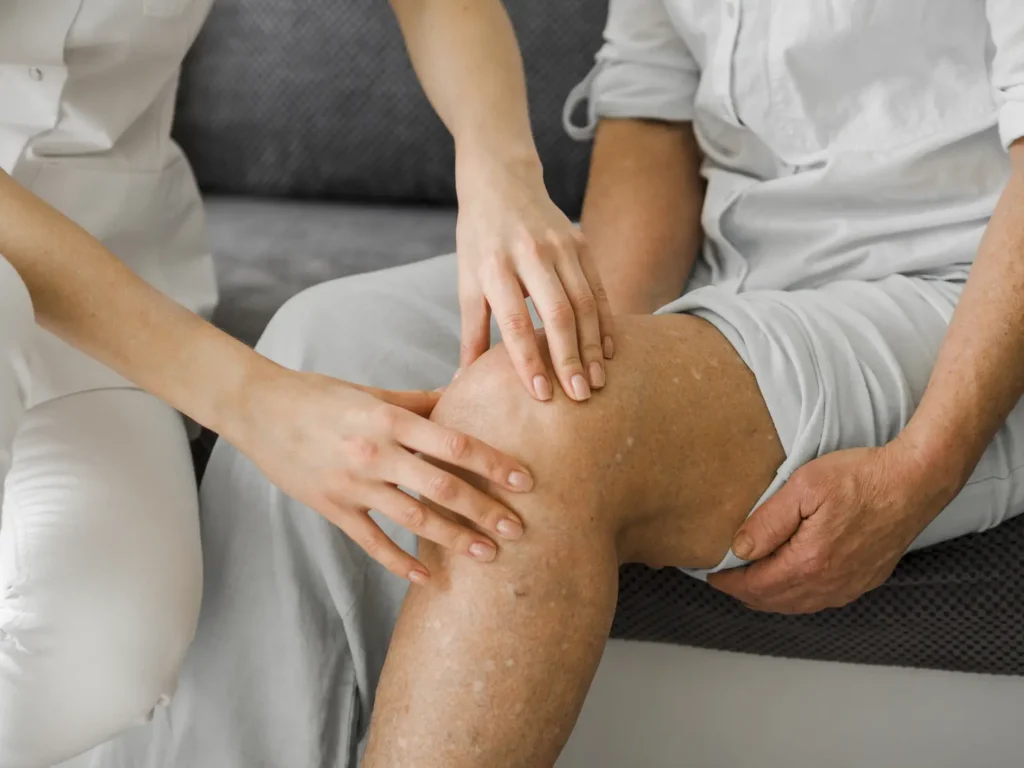 Trombose pode ocorrer em jovens e nem sempre dá sinais claros; cirurgiã vascular explica os riscos