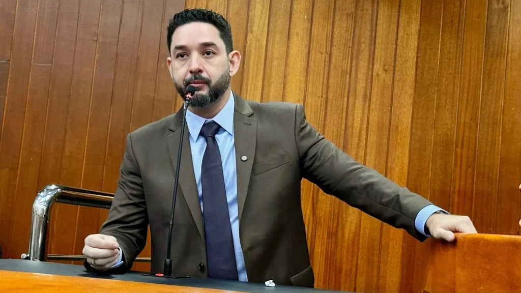 Base vence com eleição de Thialu, que defende independência da Câmara de Goiânia