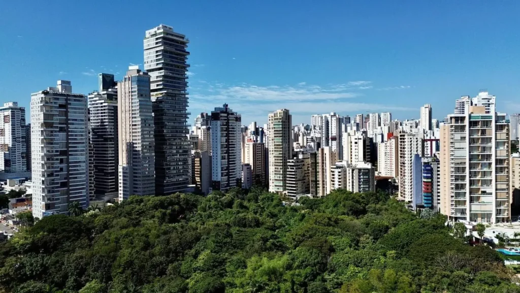 Goiânia se destaca no País com baixa desocupação e renda média de R$ 5,4 mil