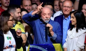 Bolsa aciona circuit breaker após reeleição de Lula e economistas avaliam rumos da economia