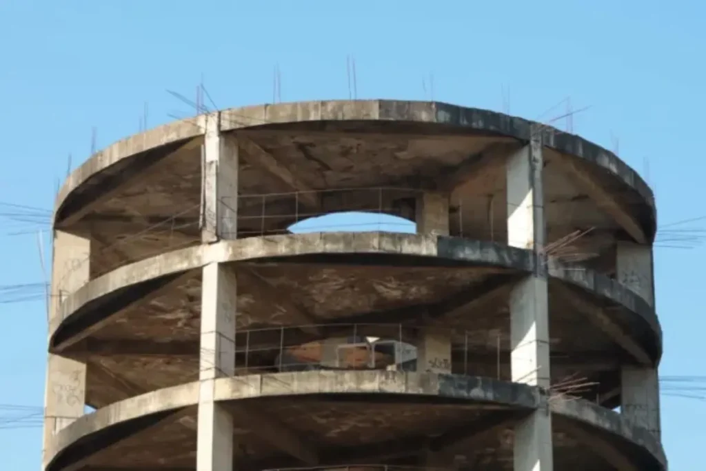 Prefeitura de Goiânia avalia destino de prédio abandonado há 25 anos no Centro