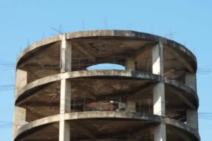 Prefeitura de Goiânia avalia destino de prédio abandonado há 25 anos no Centro
