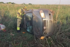 Motorista morre em capotamento na GO-139, em Cristianópolis