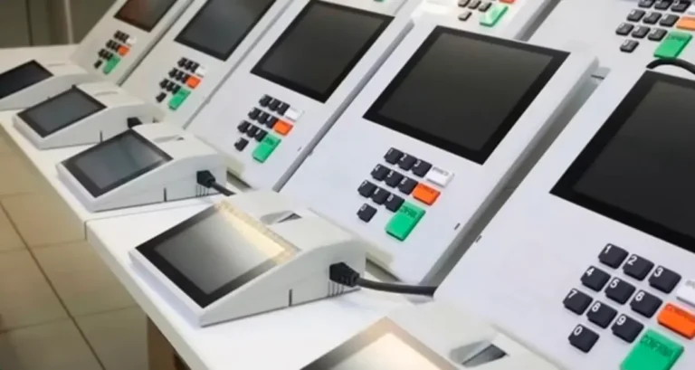 TRE-DF substitui 14 urnas durante primeiro turno no Distrito Federal