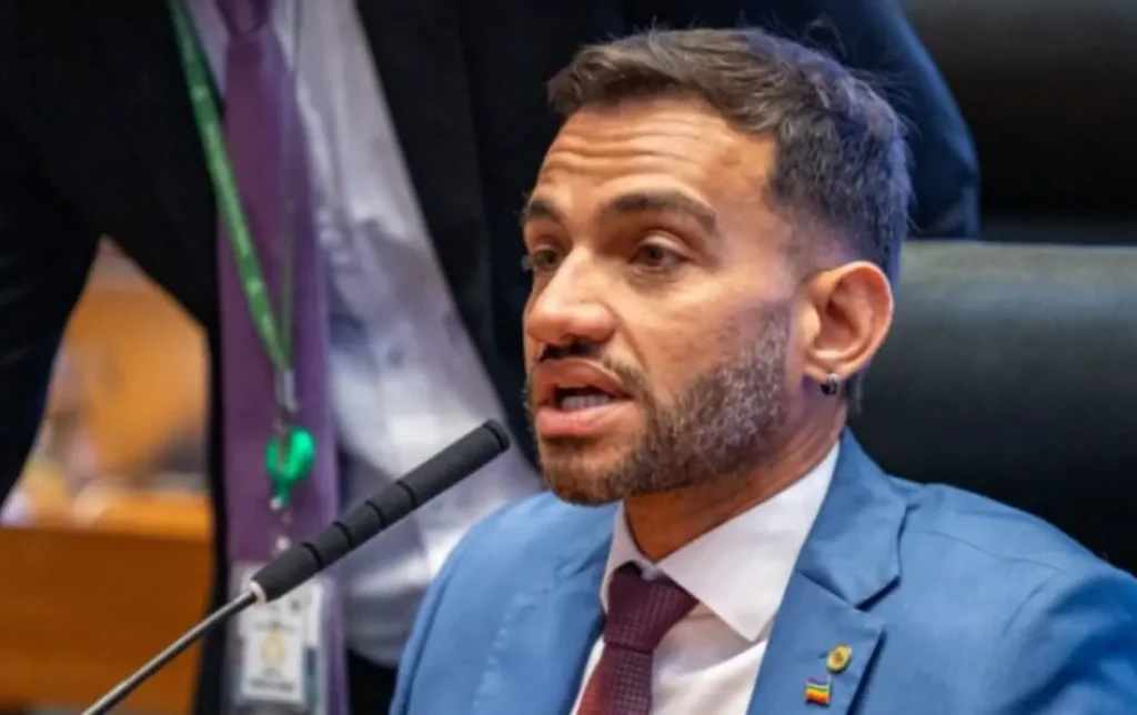 Fábio Felix chega à Câmara dos Deputados com votação recorde no DF