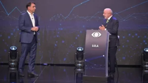 Lula aceita exigências de Flávio Bolsonaro para quebra de sigilos