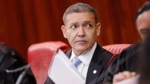 TSE acata pedido de Flávio e pede a Meta relatório sobre ‘Exército do Lula’