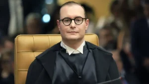 Oposição anuncia pedidos de impeachment contra Zanin após decisão eleitoral