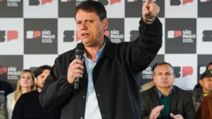 Após reconhecer vitória de Lula, Tarcísio sinaliza para candidatura à Presidência em 2030