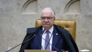 Fachin cobra lista completa de ministros do STF citados no caso Master