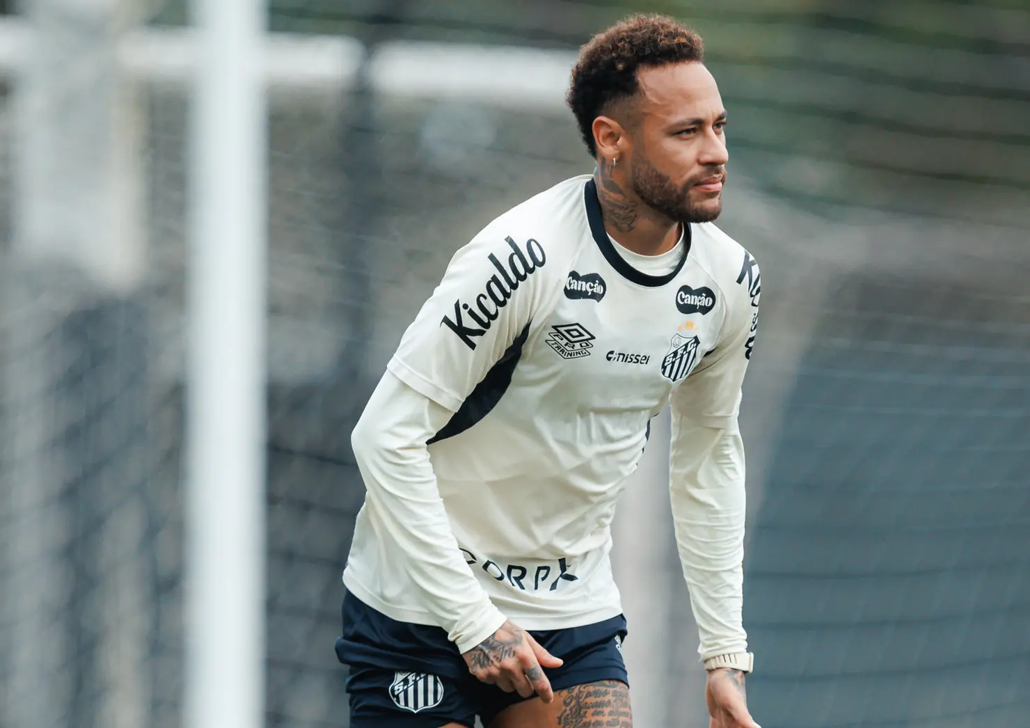 Neymar volta a ser relacionado e pode reforçar o Santos contra o Flamengo