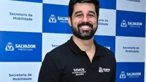 TRE-BA determina prisão de secretário após retenção de ônibus em Salvador