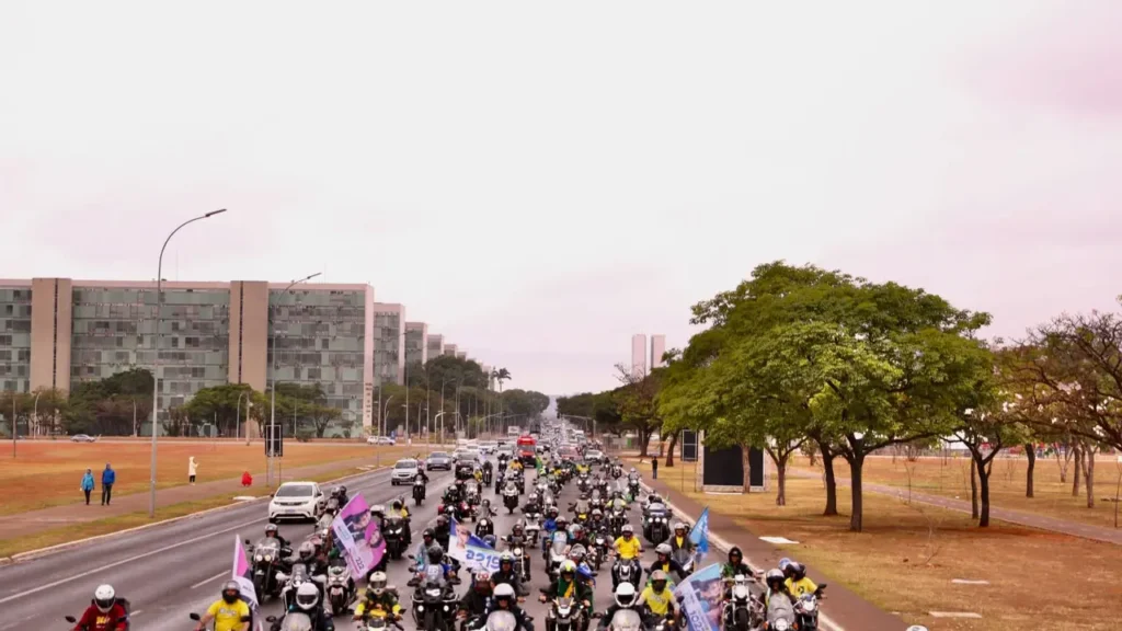 Celina Leão participa de carreata com Michelle Bolsonaro e Bia Kicis na reta final pelo GDF