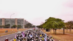 Celina Leão participa de carreata com Michelle Bolsonaro e Bia Kicis na reta final pelo GDF