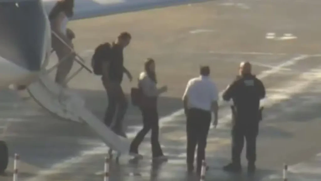 URGENTE: Flávio Bolsonaro e família chegam a Miami