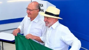 Lula diz: “O jogo está jogado e, às 17h, vamos ver que tipo de país o povo escolheu”