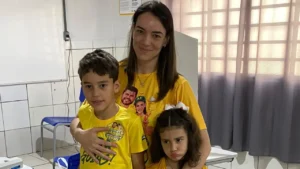 “Vou continuar aquilo que ele começou”, diz Carol do Amiltinho ao votar em Anápolis